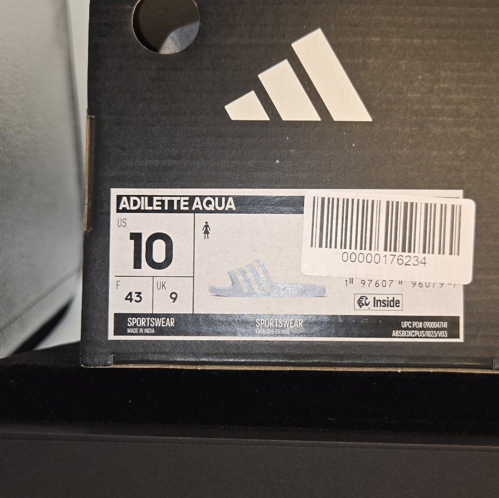 NiB Adidas Adilette Aqua Slides - Picture 3 of 8